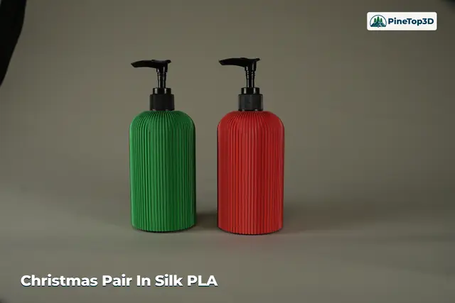 Christmas pair in Silk+ green and red